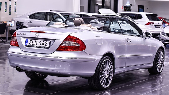 Mercedes-Benz CLK350 5 of 17
