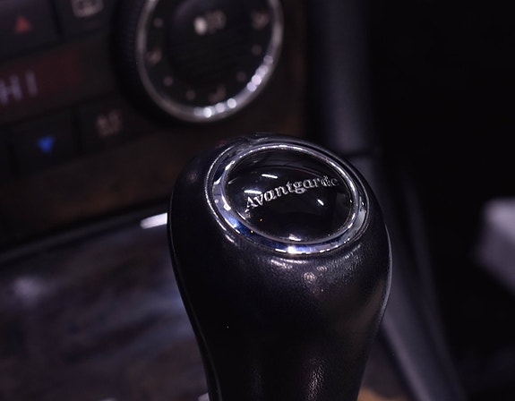Mercedes-Benz CLK350 9 of 17