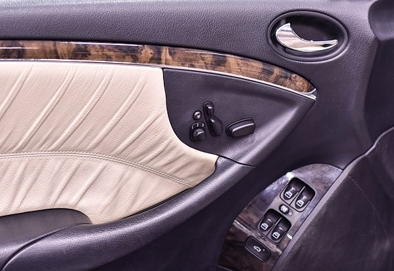 Mercedes-Benz CLK350 13 of 17