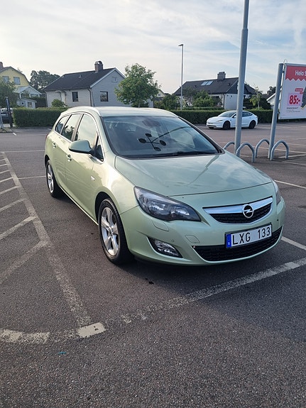 Opel Astra 2 of 9