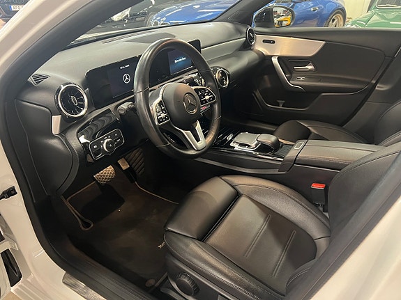 Mercedes-Benz A180 7 of 11