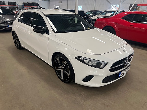 Mercedes-Benz A180 3 of 11