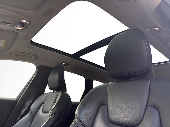 Volvo XC60 14 of 16
