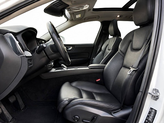 Volvo XC60 7 of 16