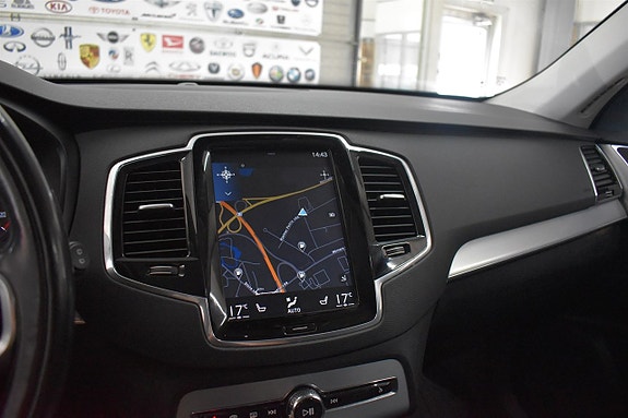 Volvo XC90 12 of 19