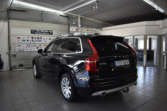 Volvo XC90 4 of 19