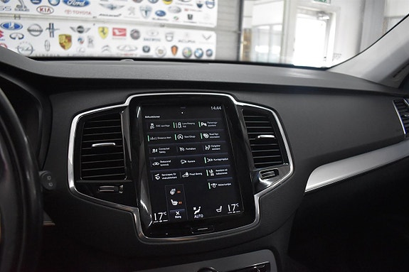 Volvo XC90 13 of 19