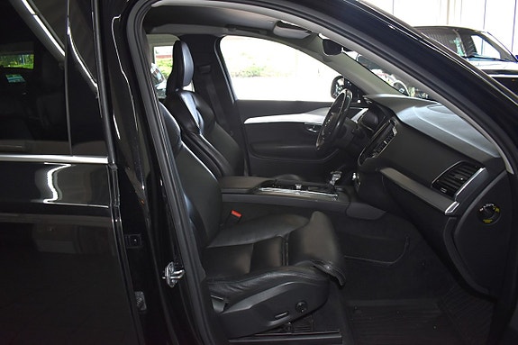 Volvo XC90 7 of 19