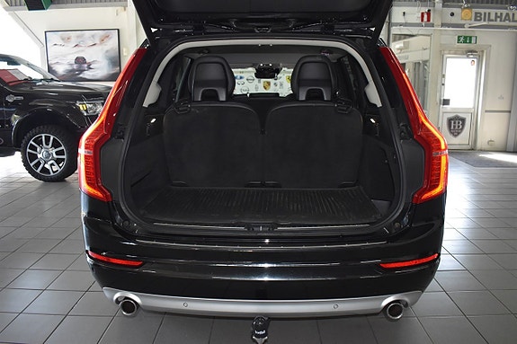 Volvo XC90 17 of 19