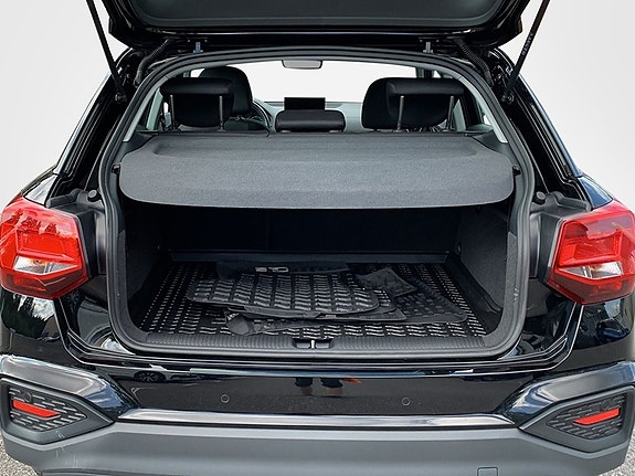Audi Q2 10 of 12