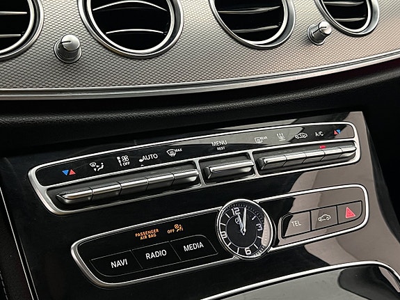 Mercedes-Benz E200 d 26 of 30