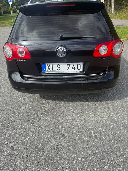 Volkswagen Passat 6 of 21