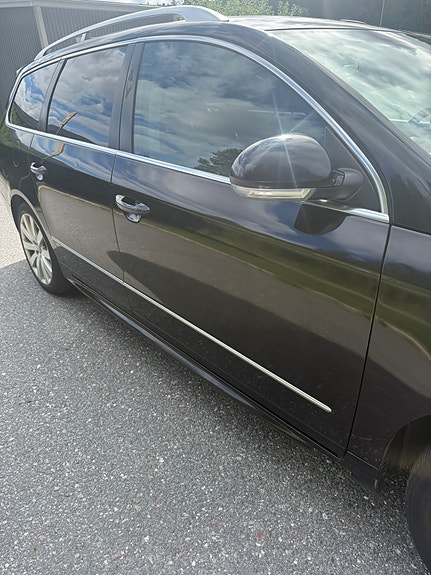Volkswagen Passat 4 of 21