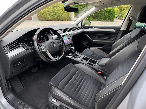 Volkswagen Passat 4 of 9