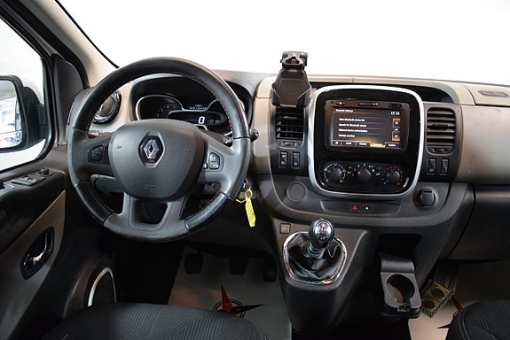 Renault Trafic 13 of 17