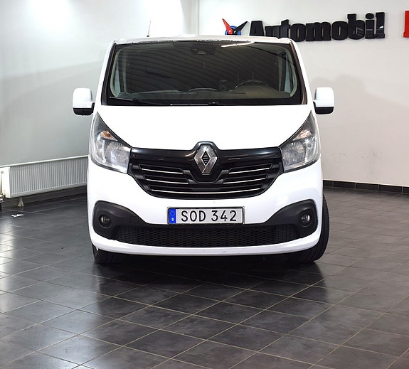 Renault Trafic 2 of 17