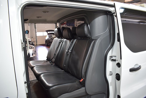 Renault Trafic 12 of 17