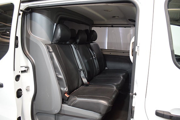 Renault Trafic 11 of 17