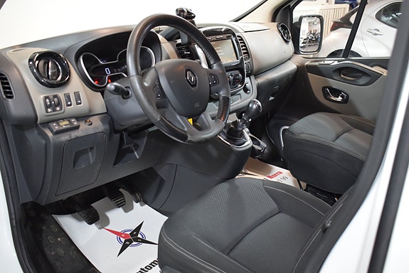 Renault Trafic 6 of 17