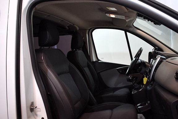 Renault Trafic 9 of 17