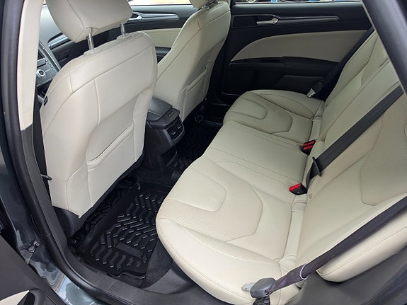 Ford Mondeo 9 of 12