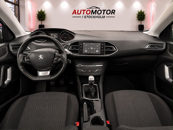 Peugeot 308 9 of 15
