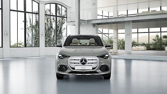 Mercedes-Benz GLA180 d 5 of 11