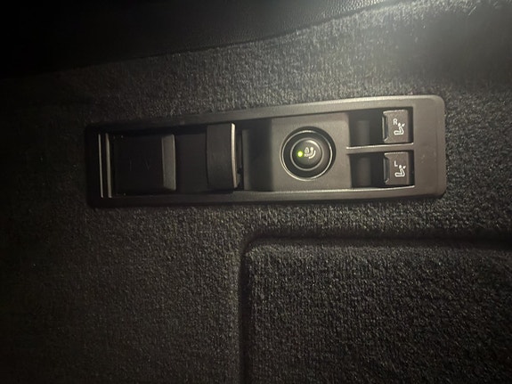 BMW iX 9 of 30