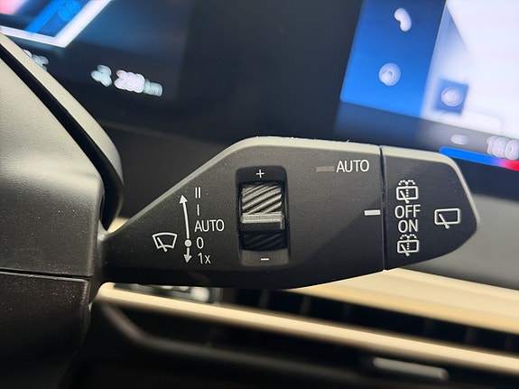 BMW iX 22 of 30