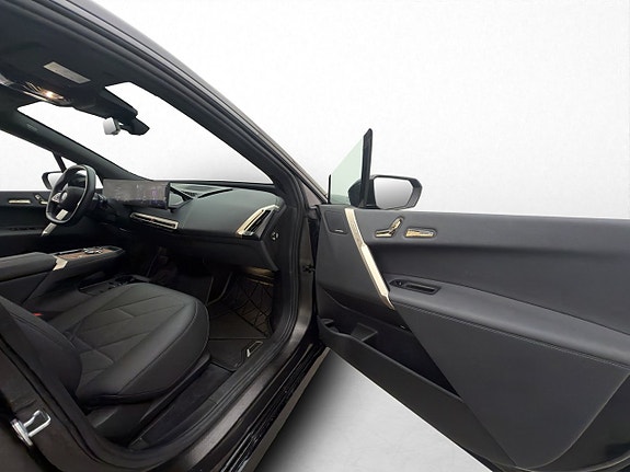 BMW iX 29 of 30