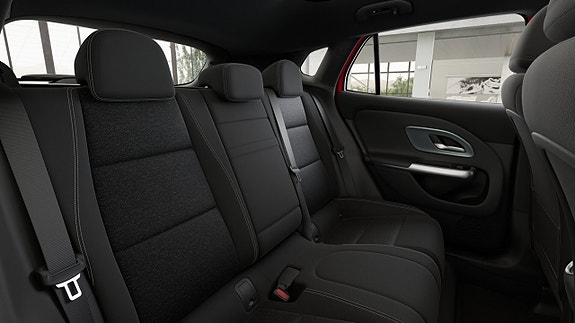 Mercedes-Benz GLA250 9 of 11