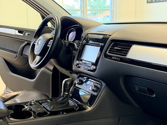 Volkswagen Touareg 9 of 21