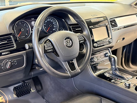 Volkswagen Touareg 15 of 21