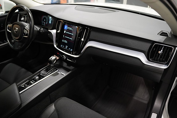 Volvo V60 9 of 22