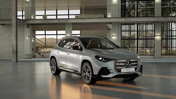 Mercedes-Benz GLA180 d 2 of 14