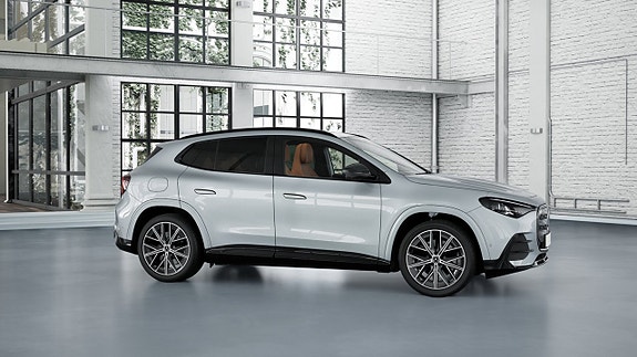 Mercedes-Benz GLA180 d 4 of 14