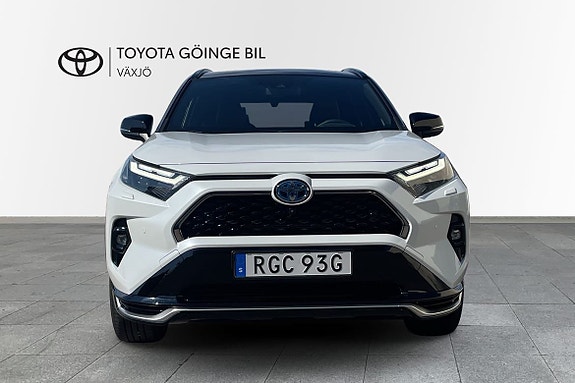 Toyota RAV4 6 of 24