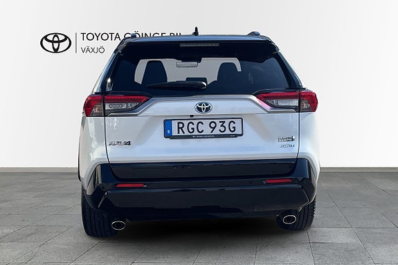Toyota RAV4 5 of 24