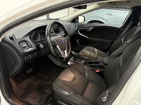 Volvo V40 8 of 10