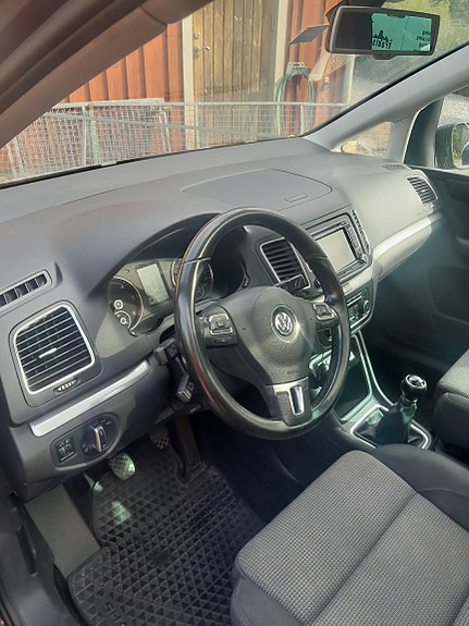 Volkswagen Sharan 3 of 7