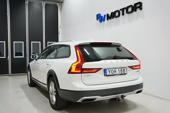 Volvo V90 Cross Country 4 of 21