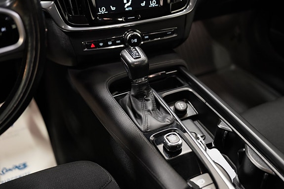 Volvo V90 Cross Country 12 of 21