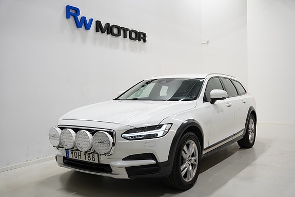 Volvo V90 Cross Country 2 of 21