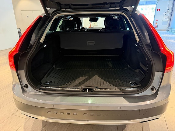 Volvo V90 Cross Country 18 of 27