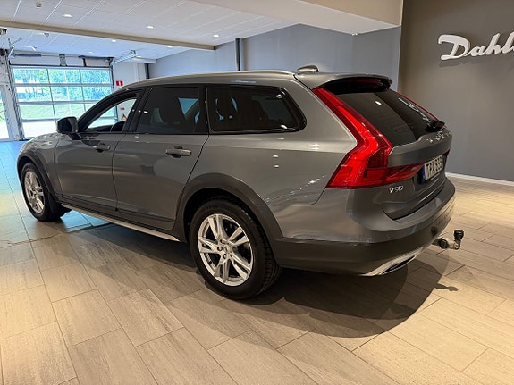 Volvo V90 Cross Country 22 of 27