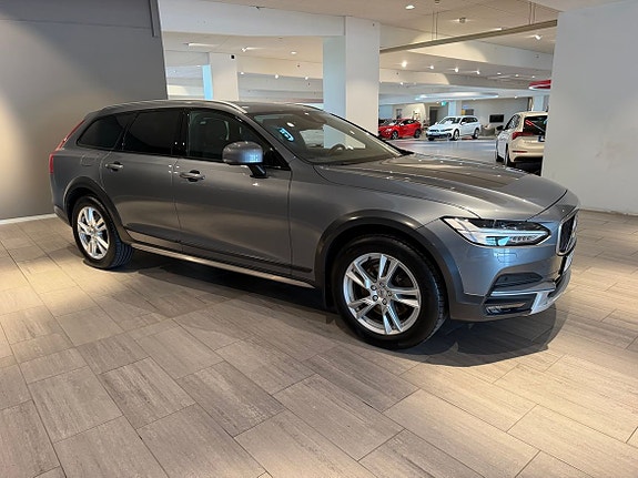 Volvo V90 Cross Country 4 of 27
