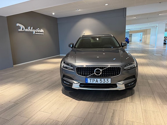 Volvo V90 Cross Country 5 of 27