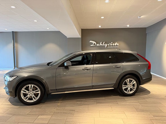 Volvo V90 Cross Country 3 of 27