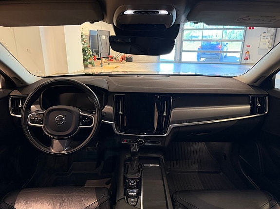 Volvo V90 Cross Country 6 of 27
