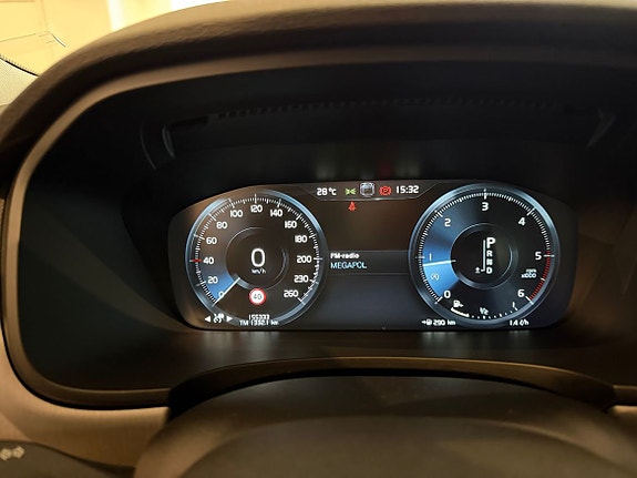 Volvo V90 Cross Country 15 of 27